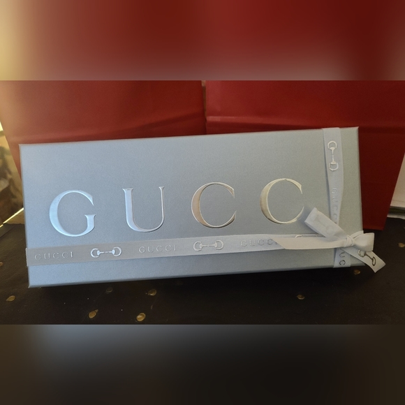 AUTHENTIC Gucci Holiday Note Cards - Picture 1 of 4